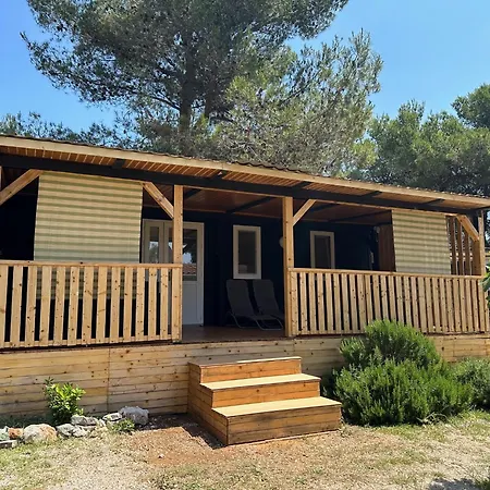 Holiday Pirovac Tatil Evi