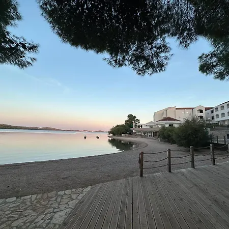 Holiday Pirovac * ピロヴァッツ