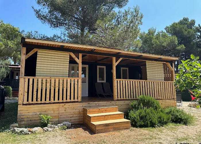 Holiday Pirovac Tatil Evi