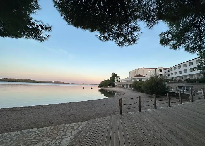 Holiday Pirovac * ピロヴァッツ