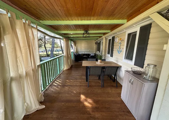 Holiday Pirovac Vakantiehuis *